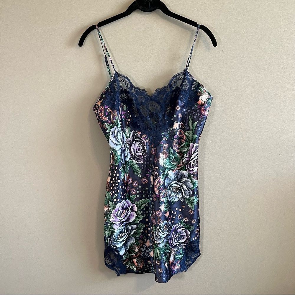 ✨ Vintage Gold Label Victoria’s Secret Blue Lace Floral Satin Slip Small - Picture 1 of 10